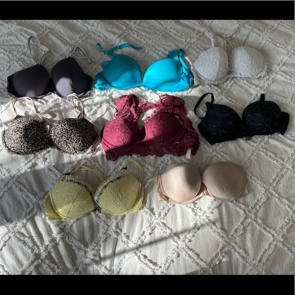 Victoria’s Secret bra lot $10 each, willing to discount for whole lot - Picture 1 of 1
